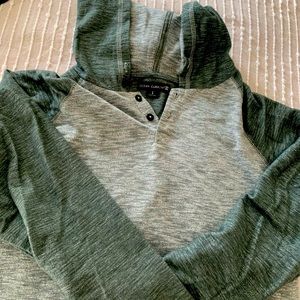Men’s Henley pullover